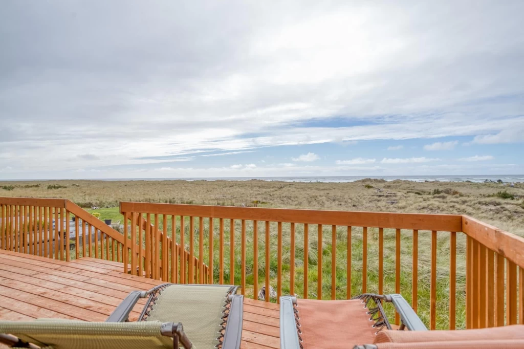 Jettyview Lodge - Beachfront Access, Hot Tub — photo 4