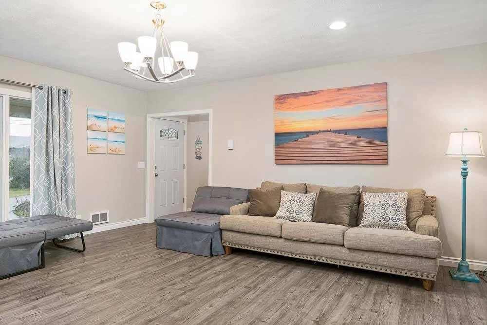 Coastal Cozy - Monthly Rental (30-nights min) — photo 4