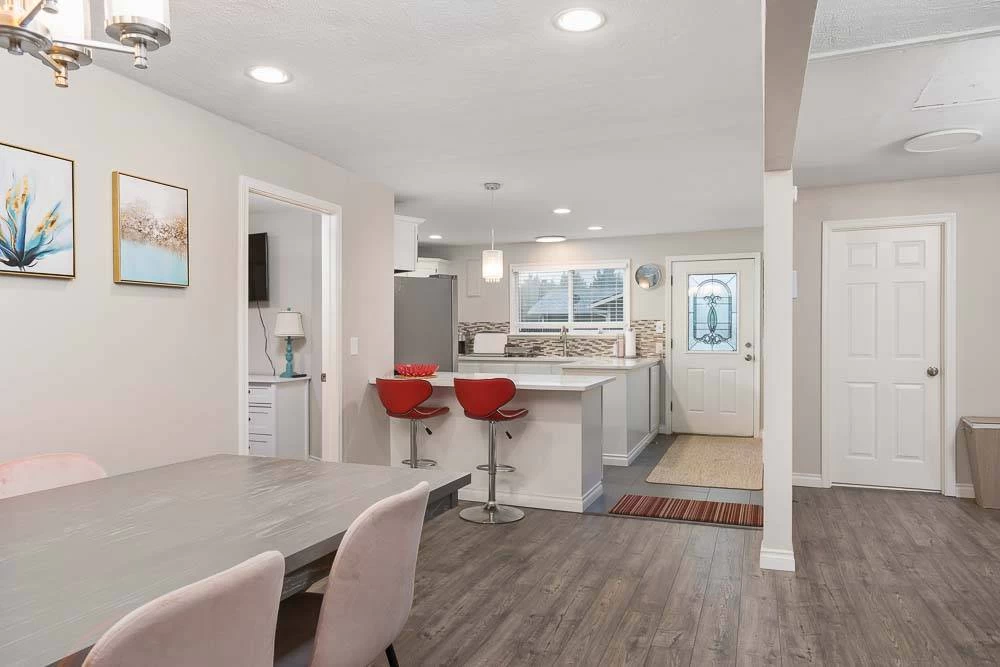 Coastal Cozy - Monthly Rental (30-nights min) — photo 3