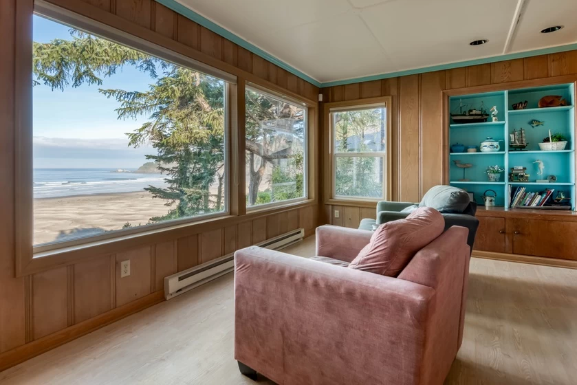 Agate Beach Oceanfront Lodge - 2 Living Spaces, Hot Tub — photo 5