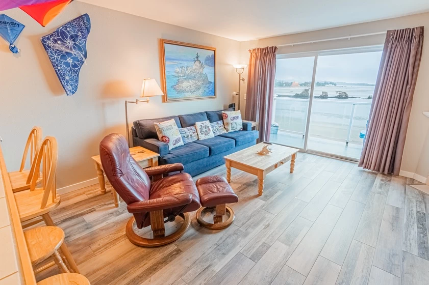Waters Edge 412 — photo 2