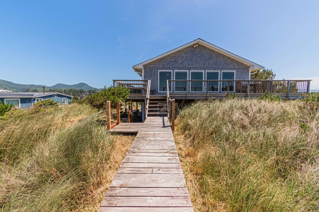 Gull Cottage - Direct Beach Access — photo 3