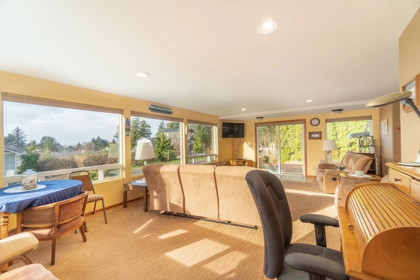 Moss Quadrant - Attached Studio Included — photo 4