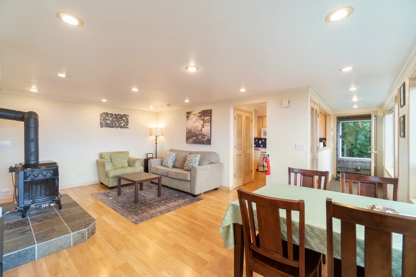 Agate Beach Oceanfront Suite B