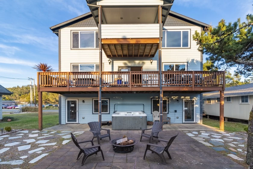 Santosha - Game Room, Hot Tub