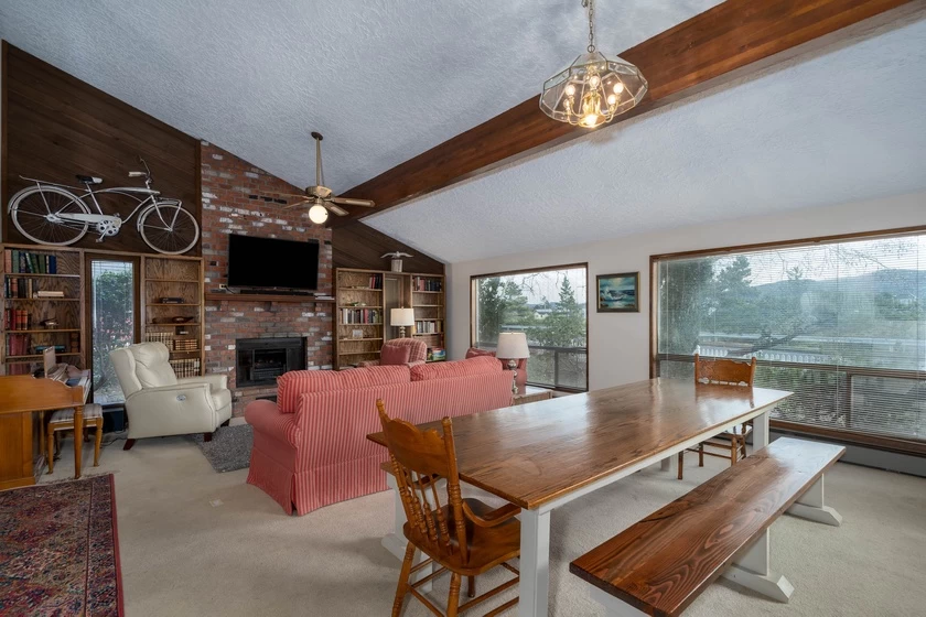 Surfrider Seaside - Game Room — photo 4