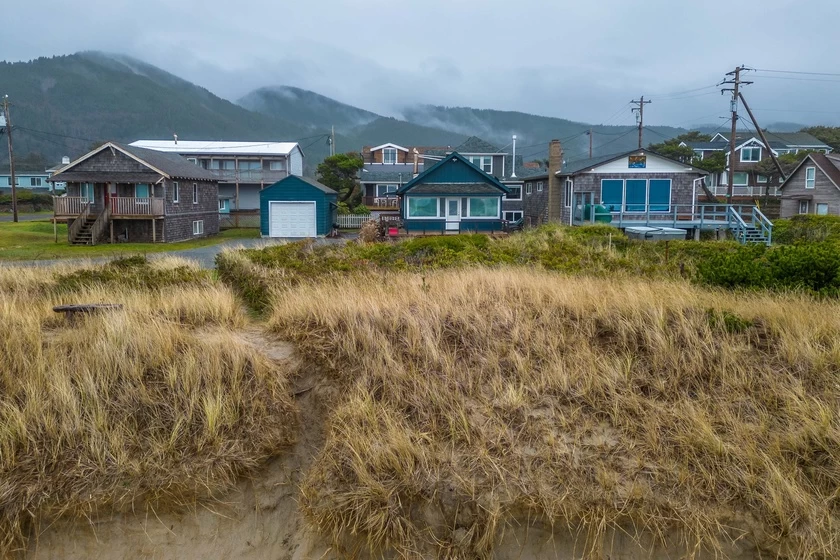 Beachside Bungalow - Direct Beach Access — photo 4
