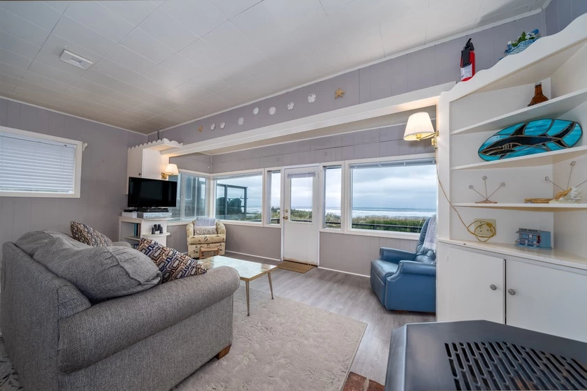 Beachside Bungalow - Direct Beach Access — photo 5