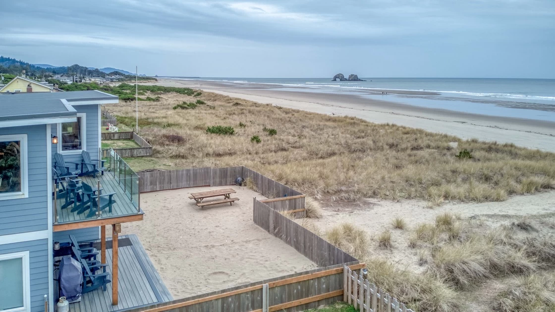 The Sand Castle - Private Beach Access