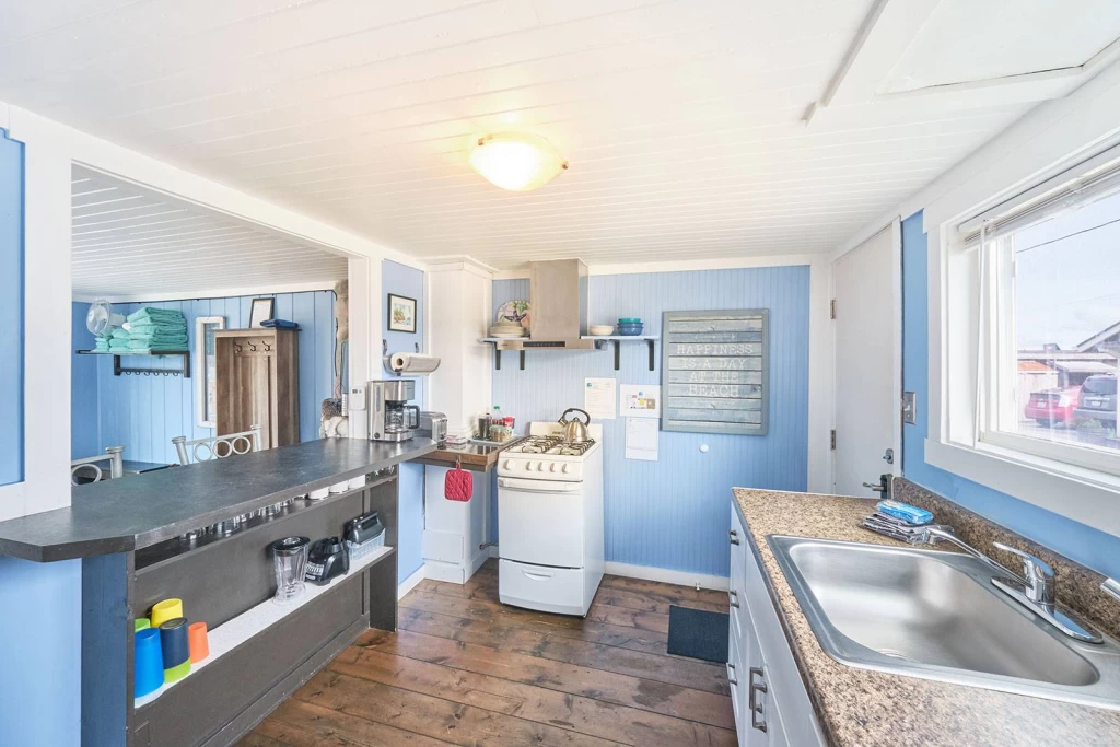 Beachside Bungalow # 6 - Cozy Studio for Two — photo 5