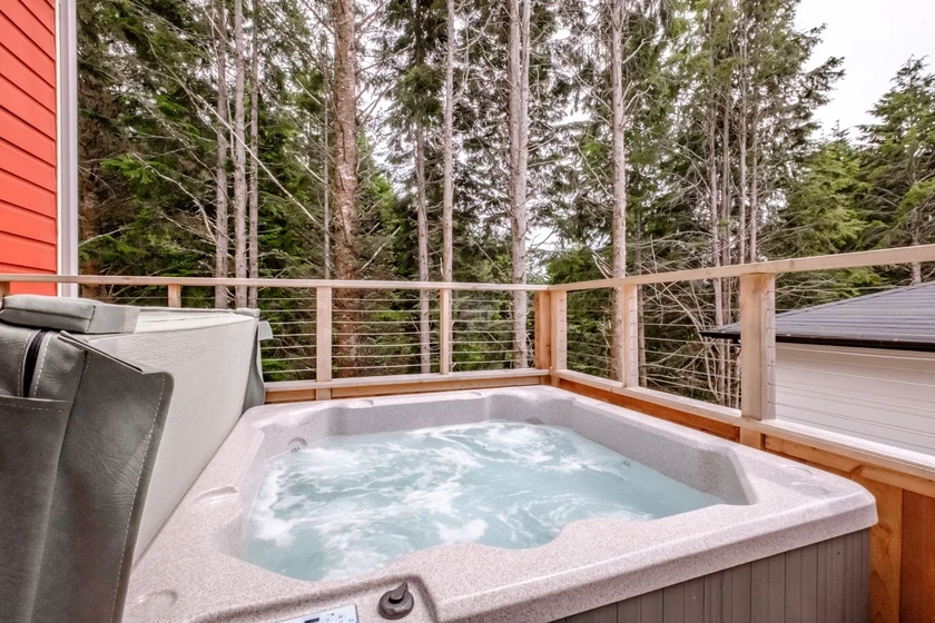 Woods and Waves - Private Hot Tub, Shared Pool, Olivia Beach — photo 4
