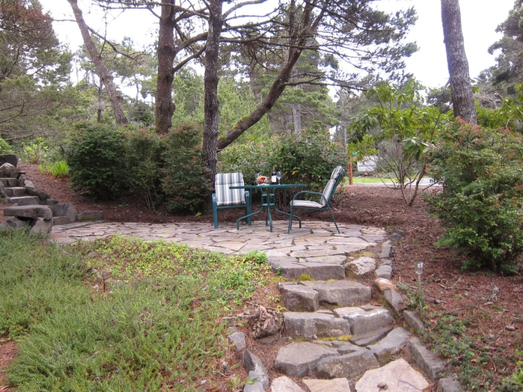 Surf Sounds - Studio, Walk to Beach, Dog Friendly — photo 3