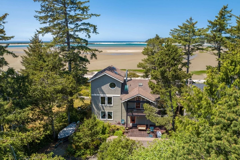 Siletz Bay Beach House - Hot Tub