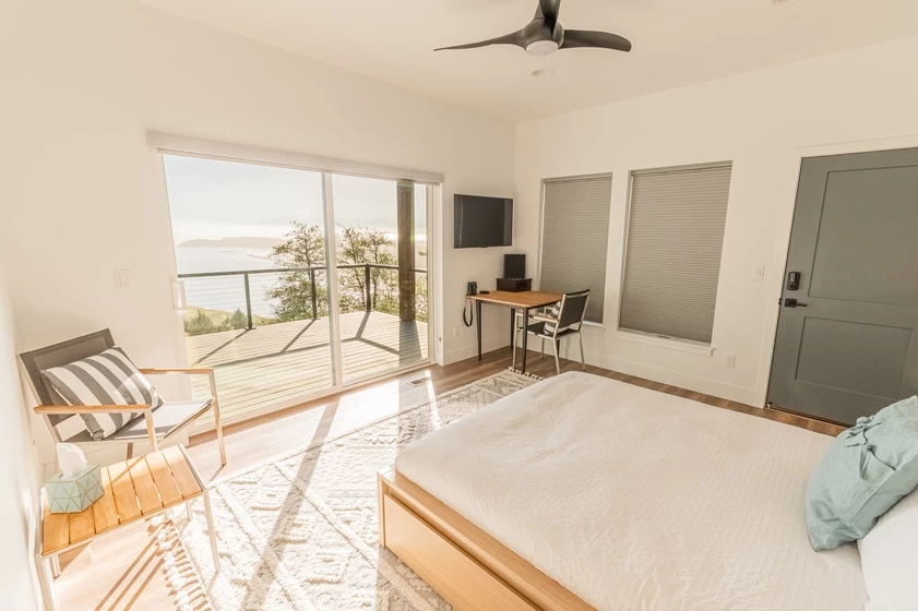 Pacific Baywatch - Brand-New Luxury Studio for Two — photo 4
