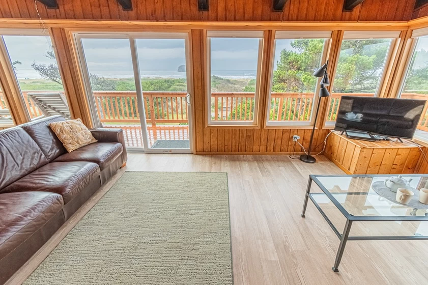Arnold Beach House - Hot Tub, Direct Beach Access — photo 3