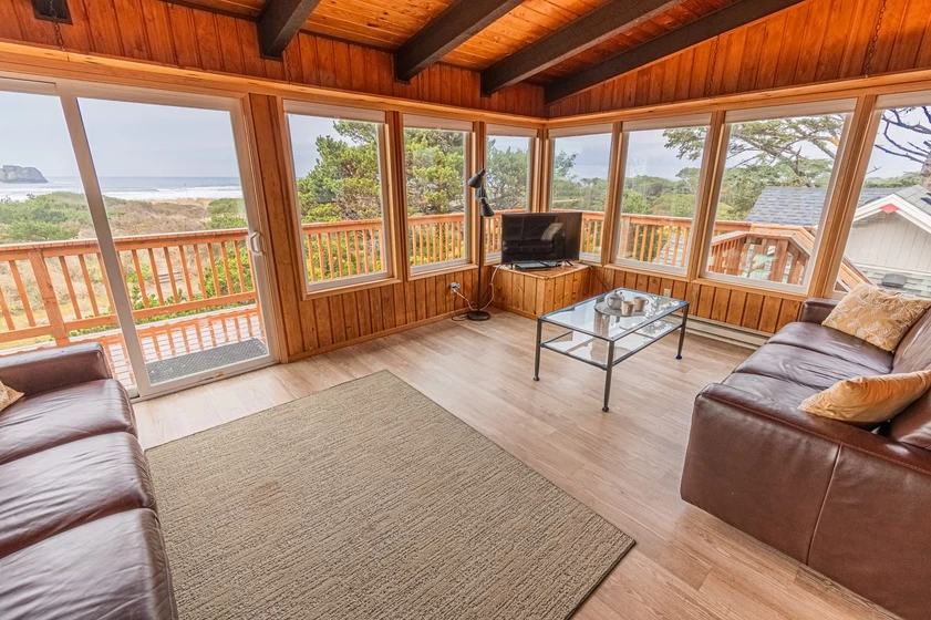 Arnold Beach House - Hot Tub, Direct Beach Access — photo 5