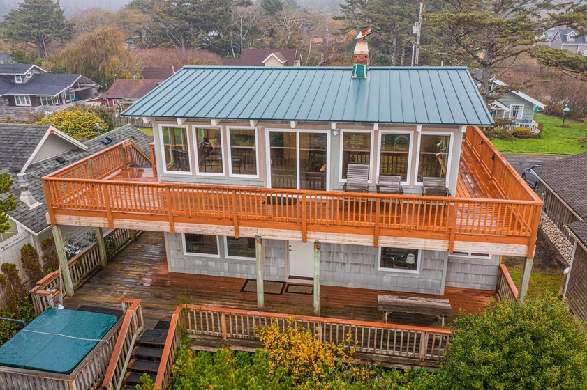 Arnold Beach House - Hot Tub, Direct Beach Access