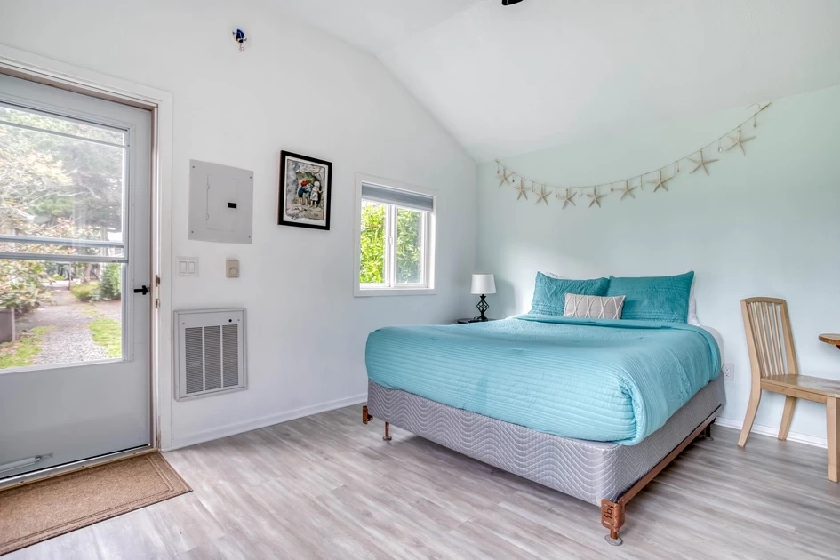 Gull's Nest Cottage - Walk to the Beach & Downtown — photo 2