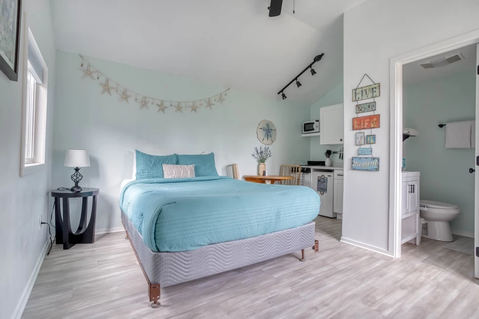 Gull's Nest Cottage - Walk to the Beach & Downtown — photo 4