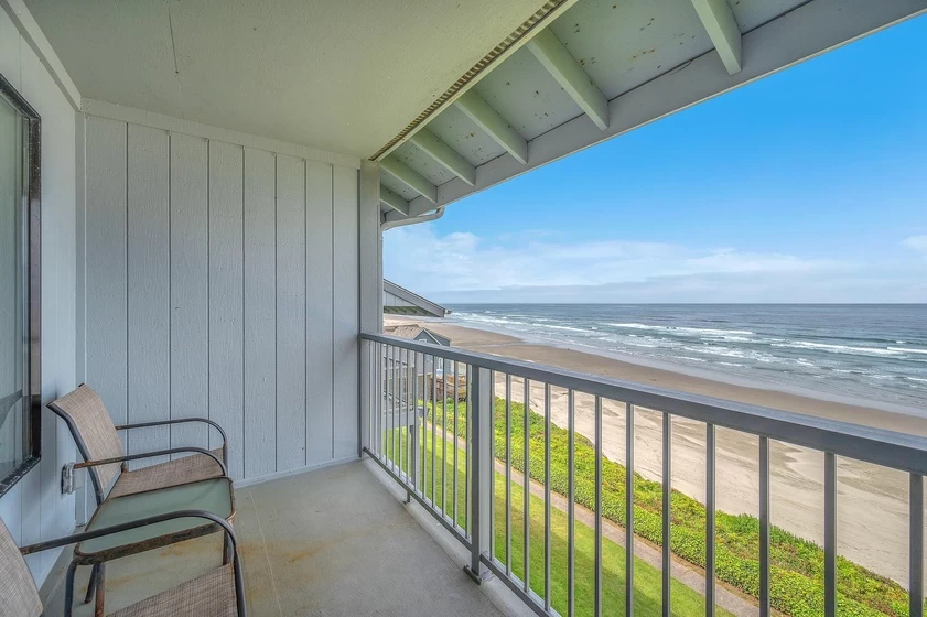Pacific Crest 306 - Nye Beach, Seasonal Pool