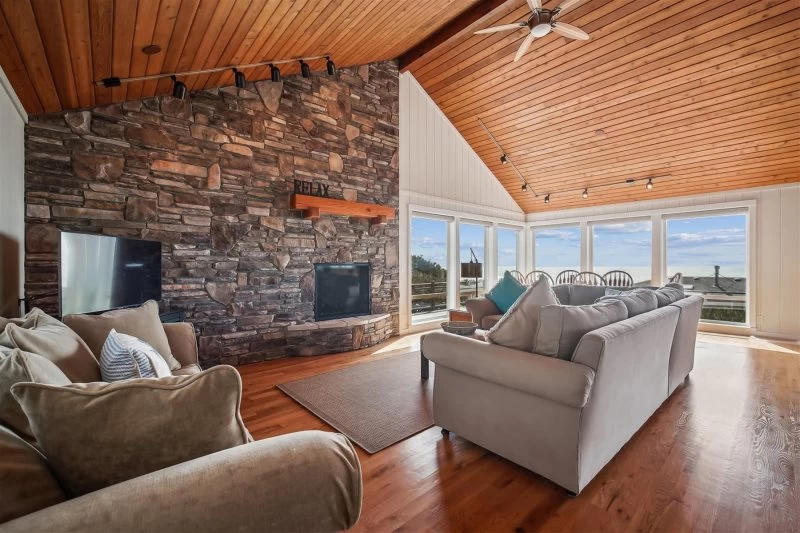 The Aerie - Convenient Location, Ocean View — photo 2