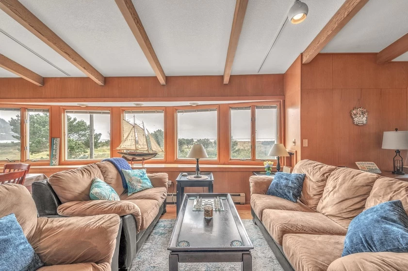 Paradise on the Prom - Indoor Hot Tub — photo 3