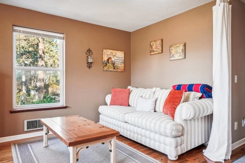 Haystack Villa - New Dog Friendly Listing! — photo 3