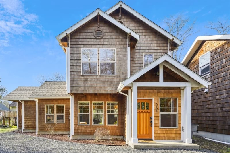 Driftwood Cottage - New, Walk to Everything!