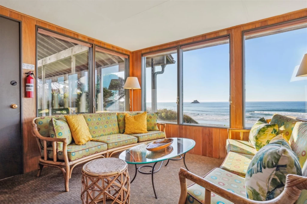 Beach Haven Arch Cape - Oceanfront — photo 4