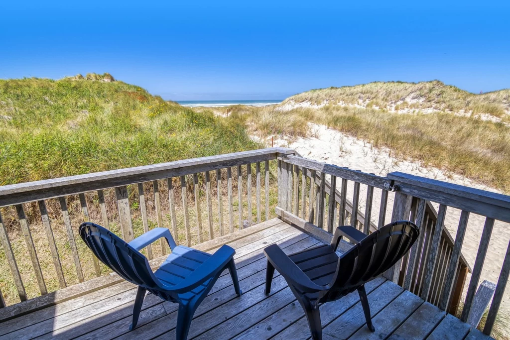 Sunrise Surprise - Bayshore, Private Hot Tub & Game Room — photo 3