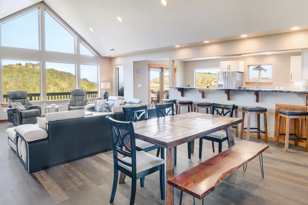 Sunrise Surprise - Bayshore, Private Hot Tub & Game Room — photo 2
