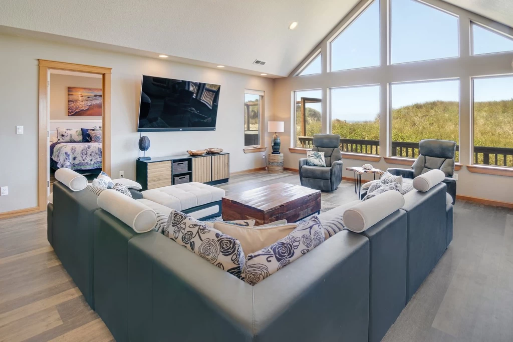 Sunrise Surprise - Bayshore, Private Hot Tub & Game Room — photo 5
