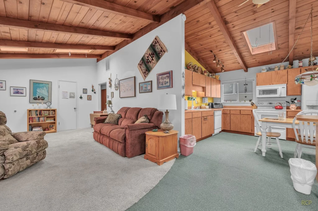 311 Heaven - New Listing! Just 1-Block from the Promenade — photo 5