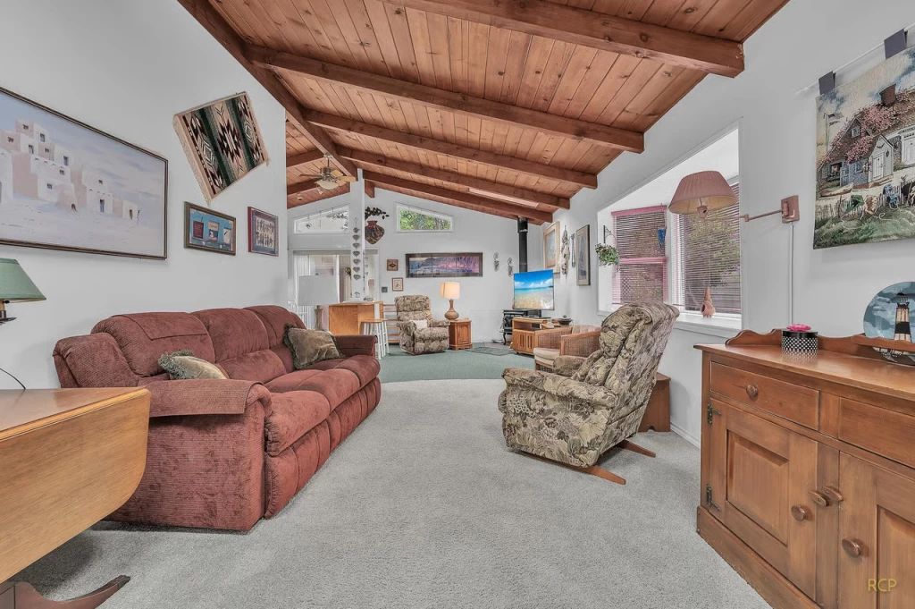 311 Heaven - New Listing! Just 1-Block from the Promenade — photo 2