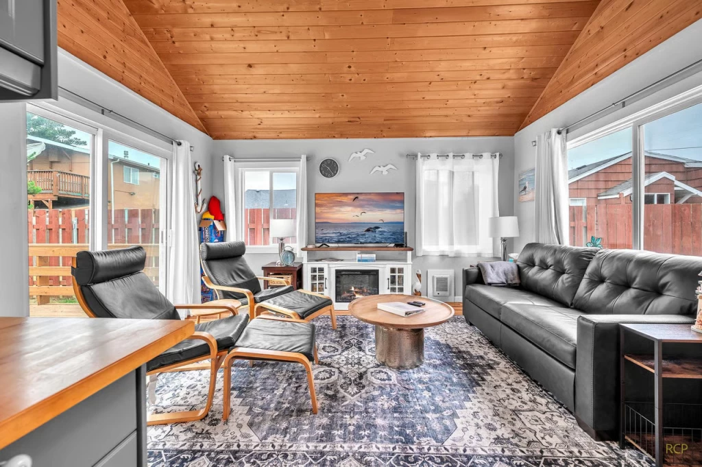 North Shore Cottage - New Listing! — photo 2