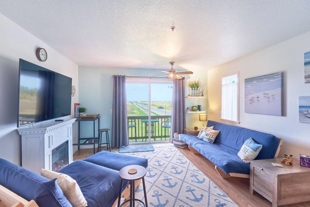 Sandpiper Approach - New Listing! Walk to Everything — photo 2