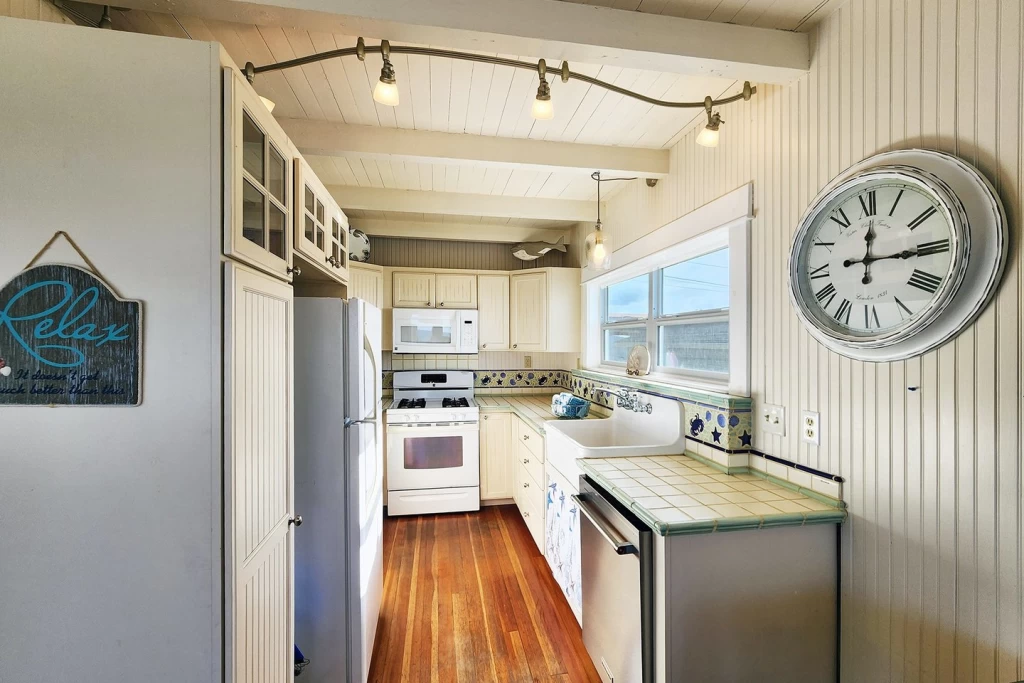 Nye Beach House - Newport — photo 2