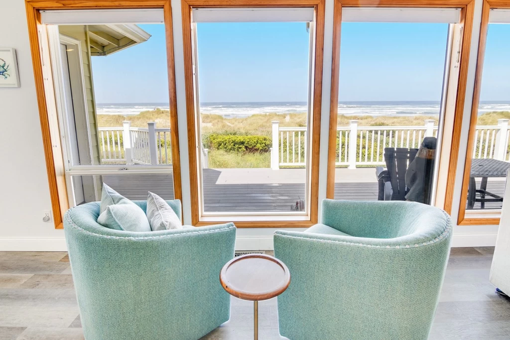 Beach Time - Hot Tub, Dog Friendly, Oceanfront — photo 2