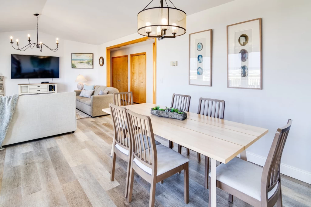 Beach Time - Hot Tub, Dog Friendly, Oceanfront — photo 4