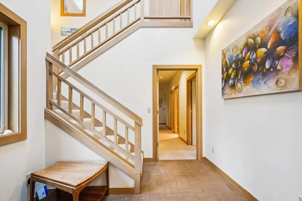 Pacific Vista - New Listing! — photo 3