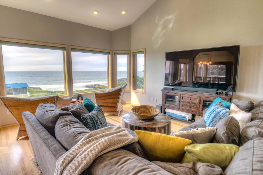 Big Wave Lodge - Dog Friendly, Hot Tub, Ocean View — photo 2