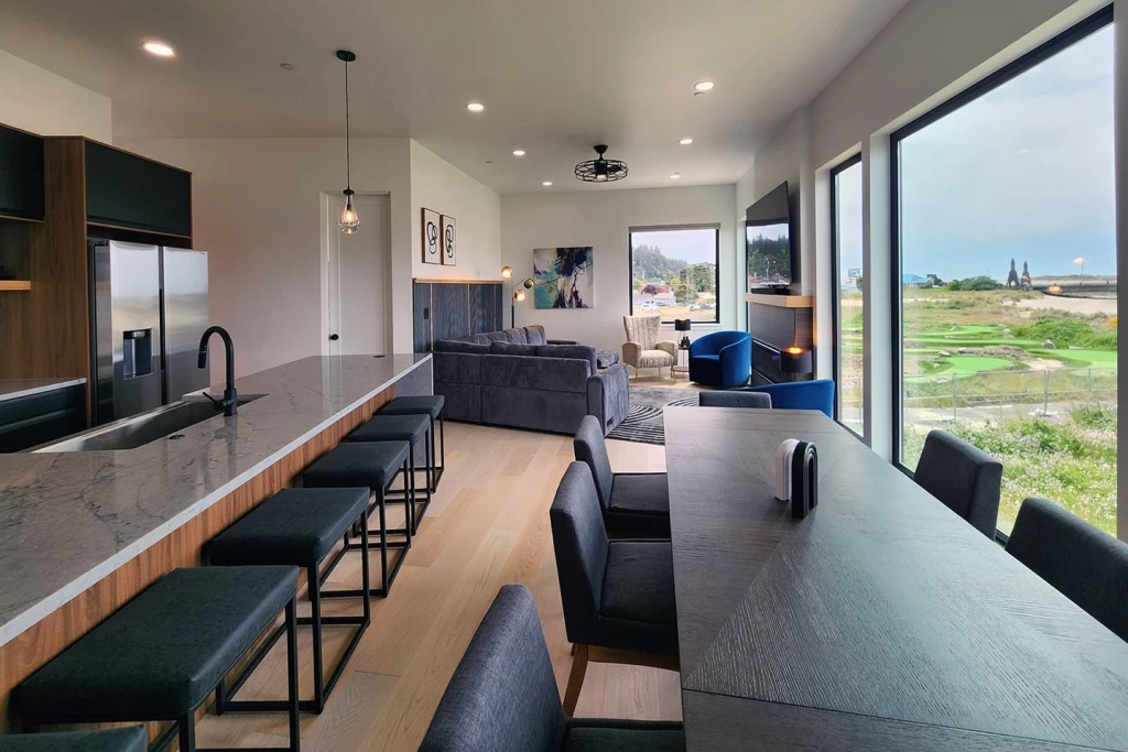 Bay's Edge - Views of Bay and Bridge, Hot tub, Pet Friendly — photo 4