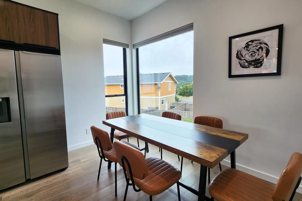 Steel & Surf - Hot Tub, Pet Friendly, Bay Front! — photo 4