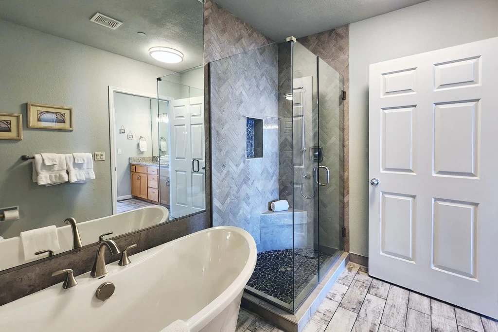 Reflections By The Sea - New Listing! Ocean Front, Pool, Fitness Center — photo 4