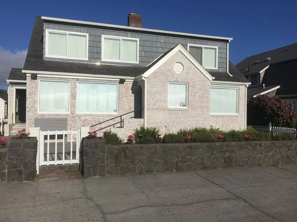 A Prom House - Seaside charm where the ocean is your front yard!