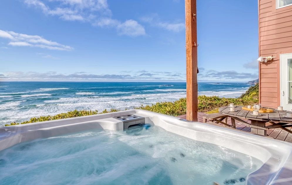 Colby's Run - Private Ocean View Hot Tub!